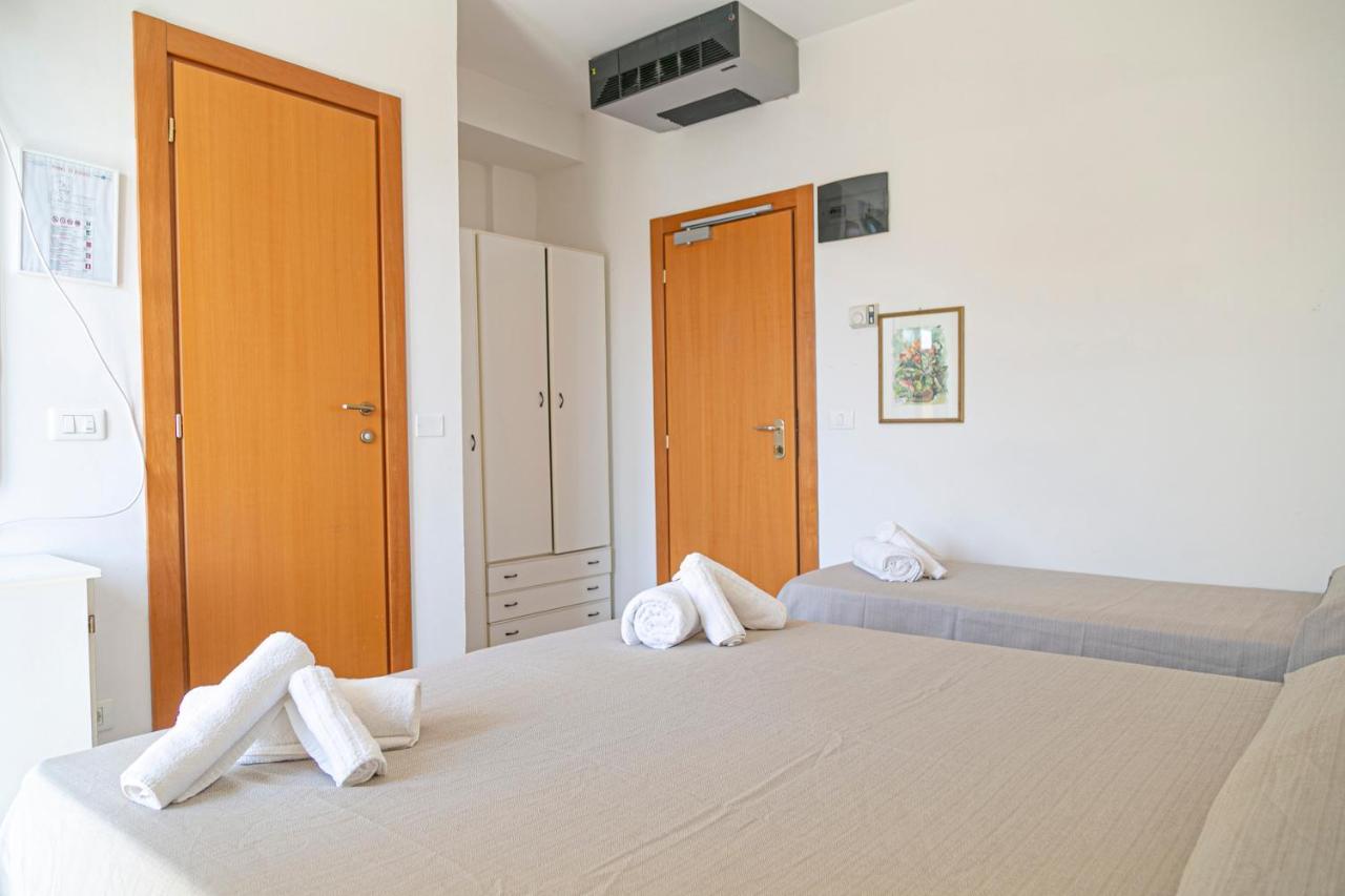Hotel Royal Inn San Mauro Mare Exteriör bild