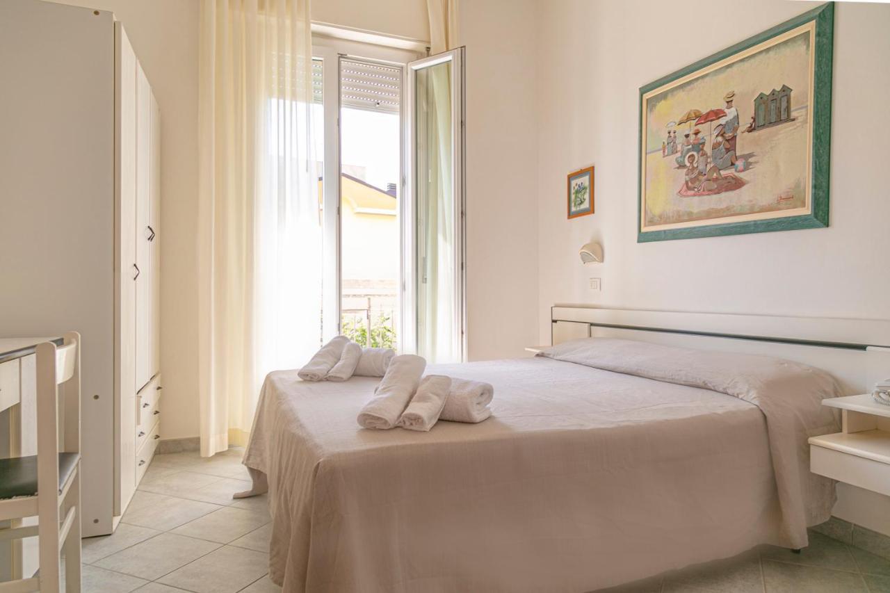 Hotel Royal Inn San Mauro Mare Exteriör bild