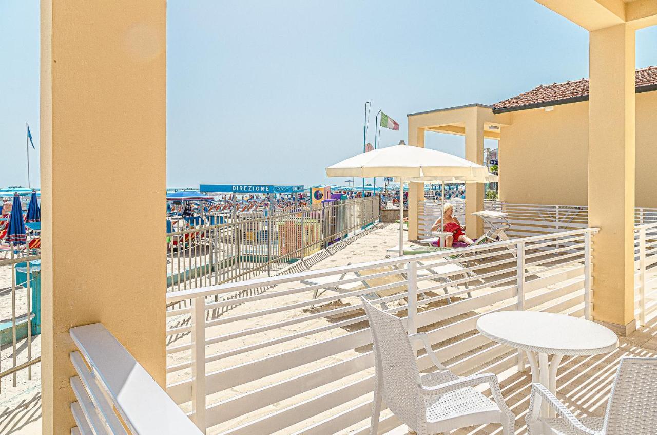 Hotel Royal Inn San Mauro Mare Exteriör bild