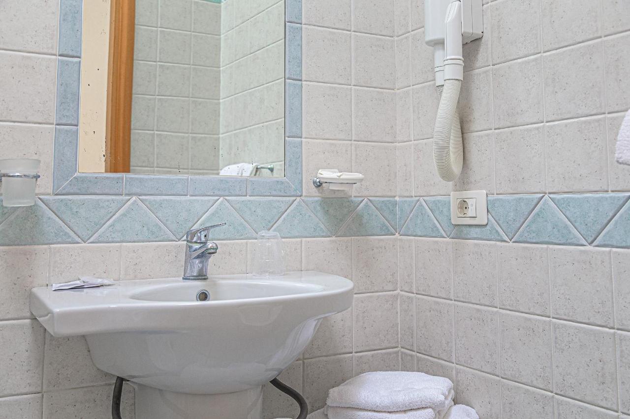 Hotel Royal Inn San Mauro Mare Exteriör bild