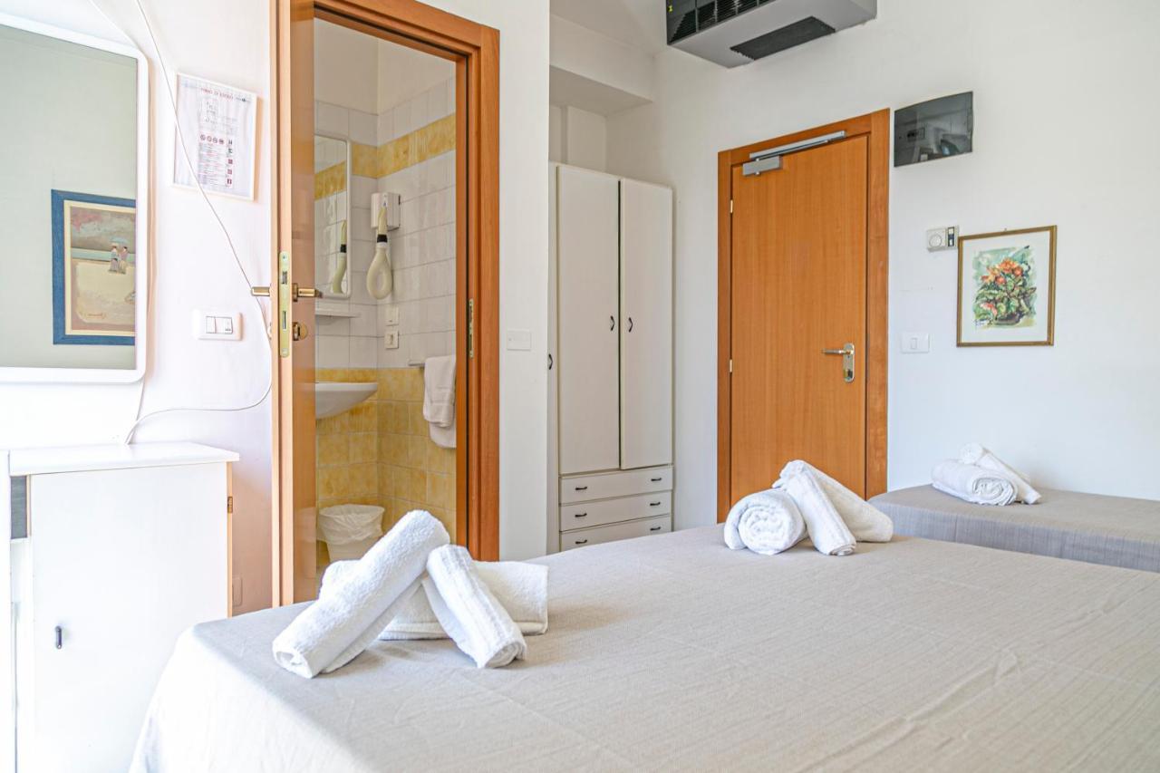 Hotel Royal Inn San Mauro Mare Exteriör bild